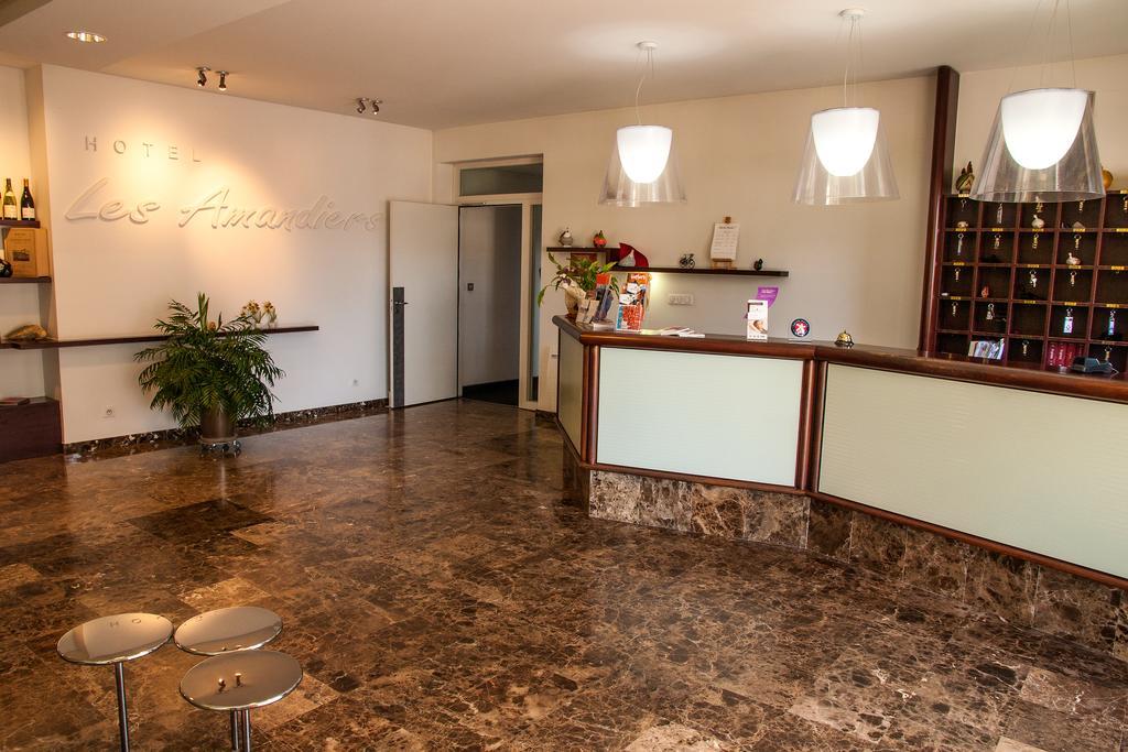 Les Amandiers Hotel