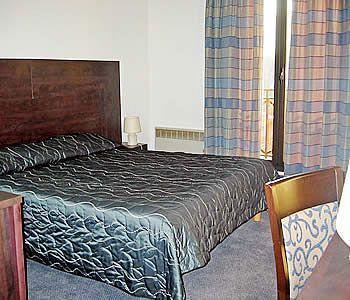 Les Amandiers Hotel